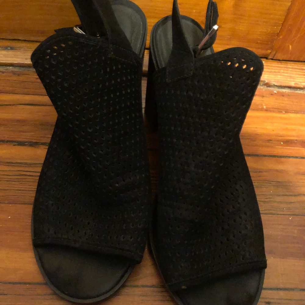 Steve Madden Black Leather Chunky Heel Sandals
